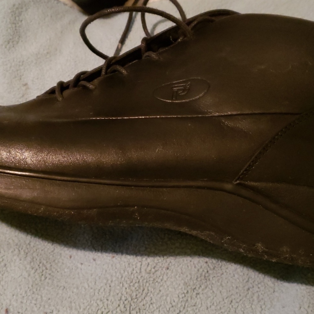 Boots - Picture 3 of 8